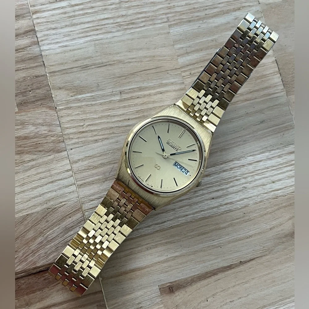 Seiko SQ Vintage Men’s Watch Gold Bracelet, Dial, Case, Day Date New Crystal